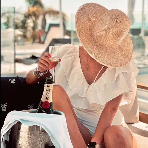 Zara LARGE RUFFLE SWIMSUIT - Picture 5 of 9